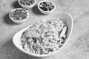 Chicken Hakka Noodles[Serves 1-2]