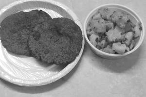 Jeera Aloo With 2 Kuttu Poori