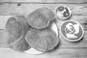 No Onion Garlic Shahi Paneer With Poori [4 Poori] Combo