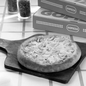 Cheesy Onion Pizza