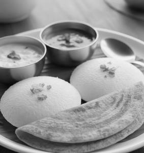1Plain Dosa+Idli(2Pcs)