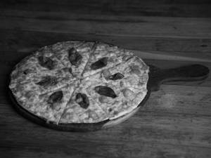 11" Classic Margherita Pizza
