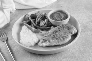 Char Grilled Chicken WITH CHOICE OF SAUCE