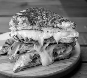Cheese Bread Omelette
