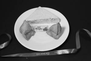 Plain Sandwich + Samosa (2 Pcs)