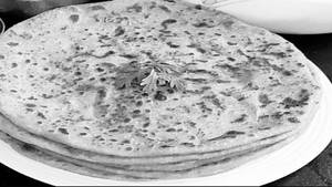 Aloo Paratha (tava)