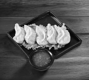 Chicken momos [8 pieces]