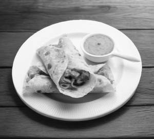 Peri peri chicken cheese roll  ( 4 rolls )