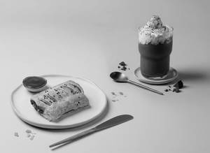 Hot Chocolate N Achari Paneer Puff