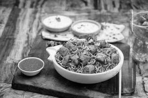 Paneer combination schezwan noodles
