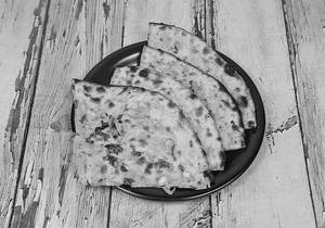 Paneer Piyaz Tandoori Parantha