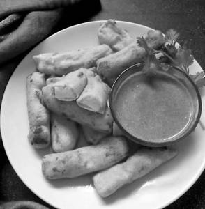 Paneer Pakora With Greeen Sauce