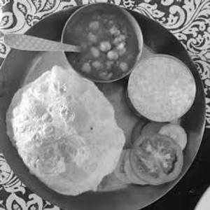 Chole Bhature [2 Bhature] With Raita