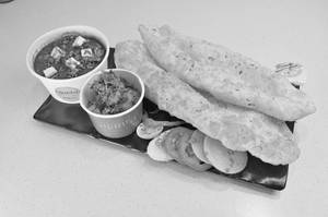 Chole Bhature 2 Pcs