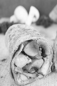 Tandoori Mushroom Roll