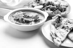 Mushroom Masala(Half) With Tandoori Roti(3Pc.)