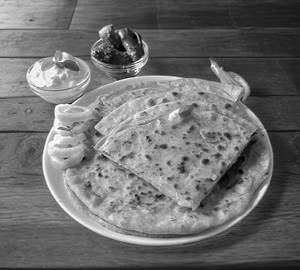 Aloo Paratha [2pic]
