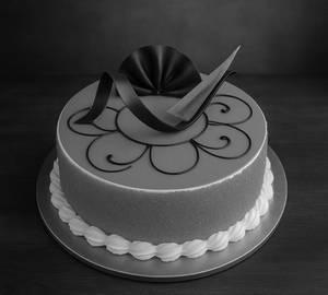 Red Velvet Strawberry Cake