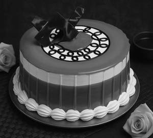 Eggless Strawberry Cake