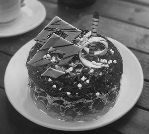Crunchy Choco Bliss Cake