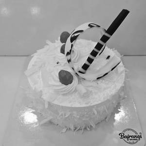 White Forest Cake [1 Kg]