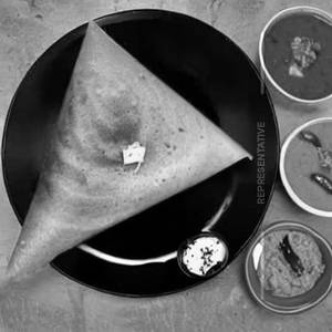 Cheese chilli dosa