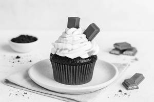 Caramel Kitkat Cupcake