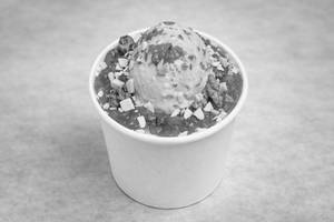 Strawberry Cake Dry Fruits Sundae