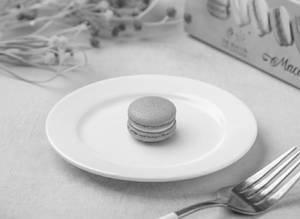 Red Velvet Macaron