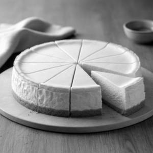Classic New York Cheesecake - Pre-sliced Cake