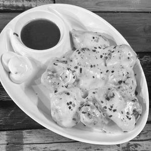 Veg White Sauce Momos