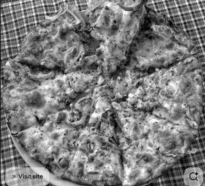 Tri-color Capsicm Pizza