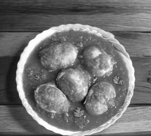 Egg curry (2 eggs)