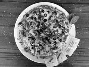 Veg Delight Pizza [9 Inches, Medium]