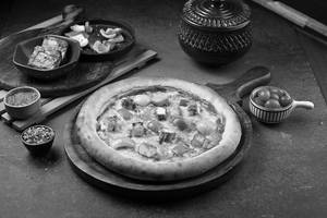 Paneer Tikka Pizza