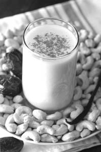 Cashew milk juice