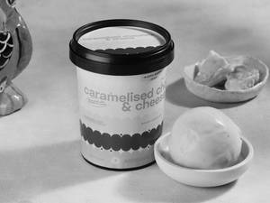 Caramelised Chocolate And Cheese Ice Cream 500 Ml