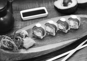 Rainbow Roll Sushi [4 Pieces]
