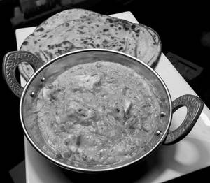 Shahi Paneer With (1 Pc) Laccha Parantha