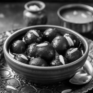 Kala Jamun And Grapes