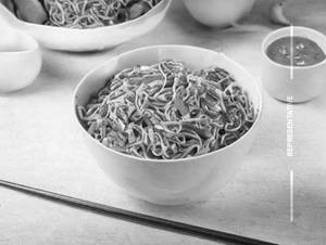 Veg Triple Sez Noodles(gravy)