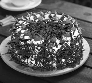 Black Forest 1 Kg  Cake