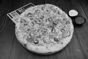 Spicy Spanish Pizza