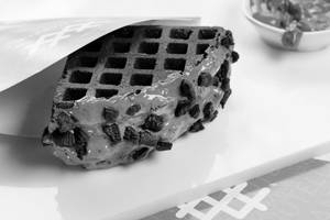 Cream 'n' Cookies Waffle Sandwich
