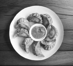 Chicken Fried Momos ( 8 Pcs )