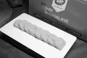 Desi Ghee Patisha Roll