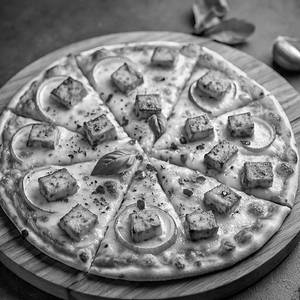 Peri Peri Paneer Tikka Pizza