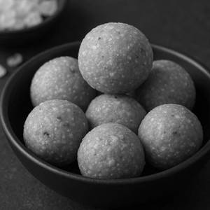 Gondh Laddu