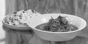 4 Chapati  Chicken Curry