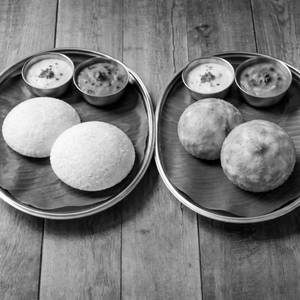 Idly + Mysore Bonda